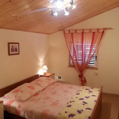Toni Apartman *